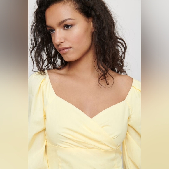 Dynamite yellow blouse with lantern sleeves  and sweetheart neckline in sz XS - Picture 4 of 7